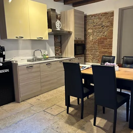 דירה Taverna La Torre